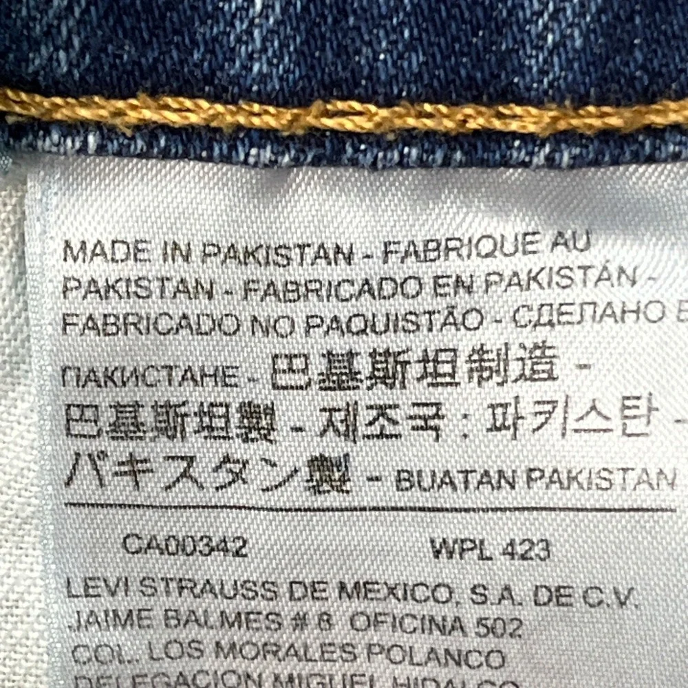 Levis Jeans Men 38x32 Medium Wash Stretch Straight Leg 5-Pocket Denim Distressed